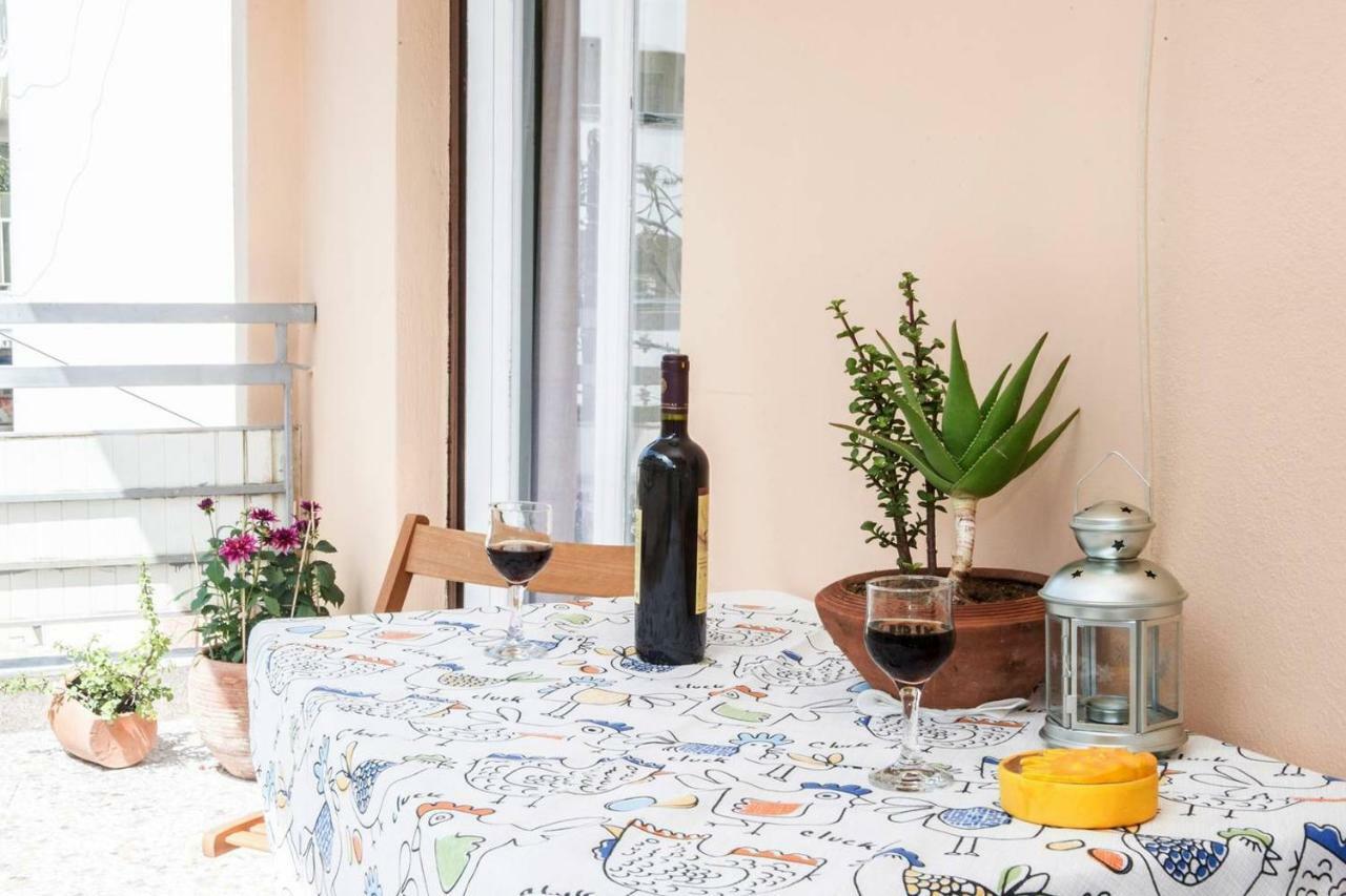 The Ideal Locale - A Sleek And Illuminated Space Kalamata Esterno foto