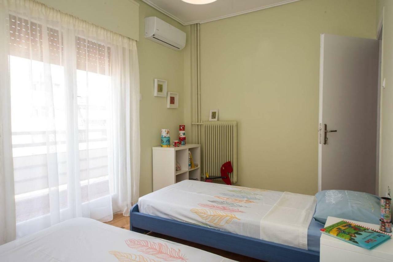 The Ideal Locale - A Sleek And Illuminated Space Kalamata Esterno foto