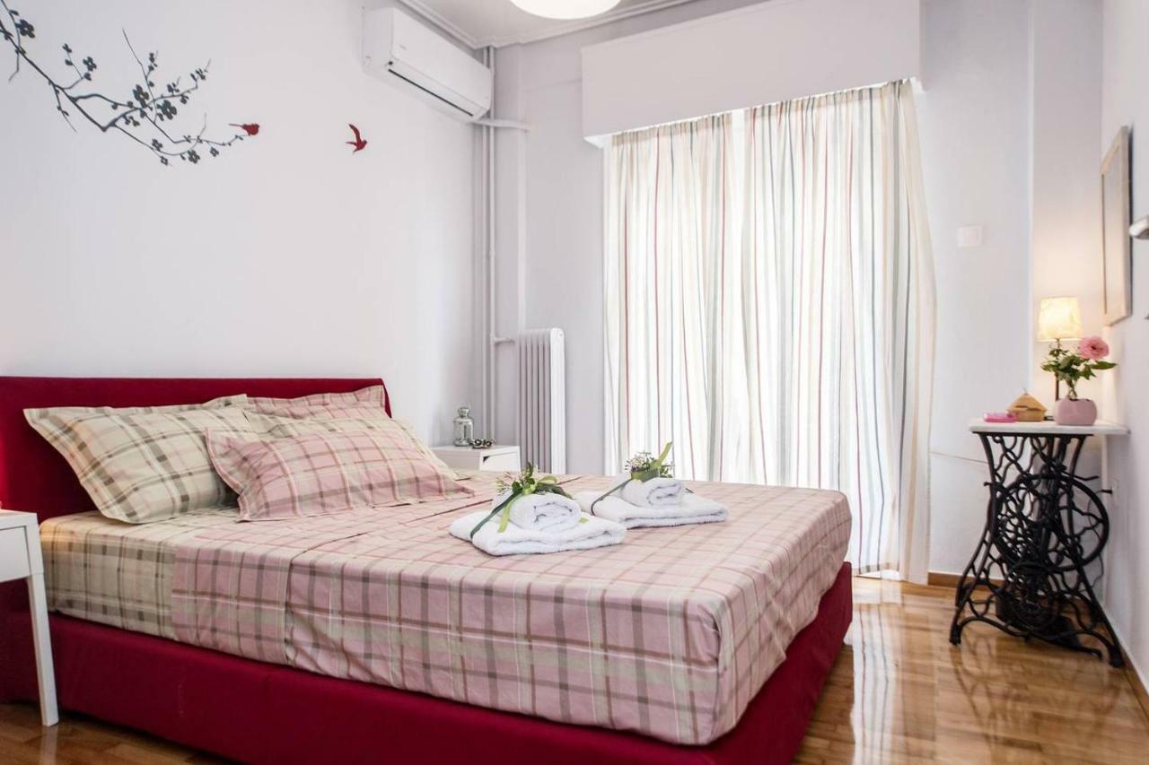The Ideal Locale - A Sleek And Illuminated Space Kalamata Esterno foto