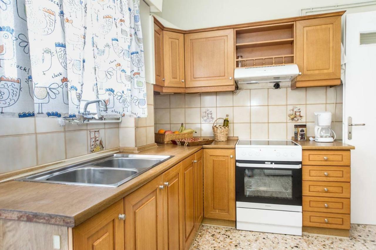 The Ideal Locale - A Sleek And Illuminated Space Kalamata Esterno foto