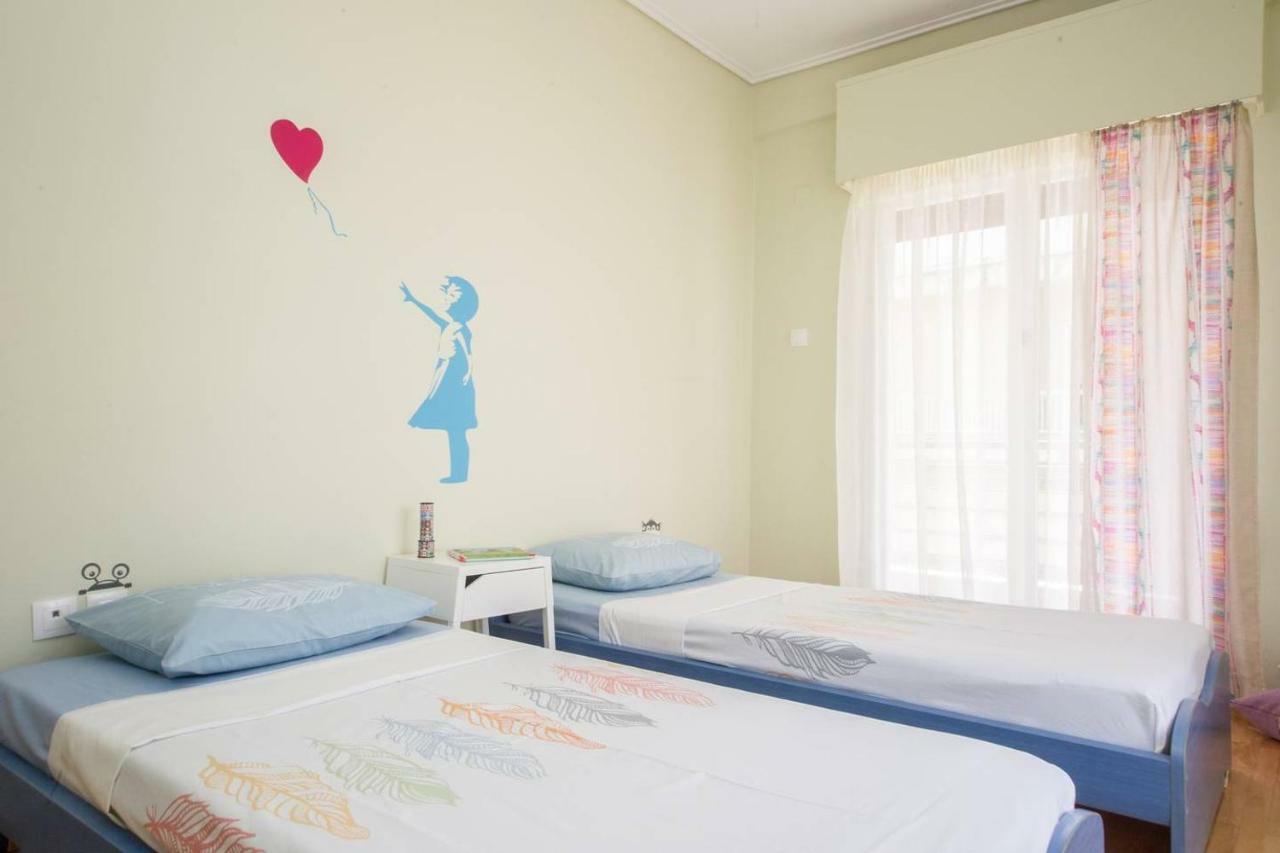 The Ideal Locale - A Sleek And Illuminated Space Kalamata Esterno foto