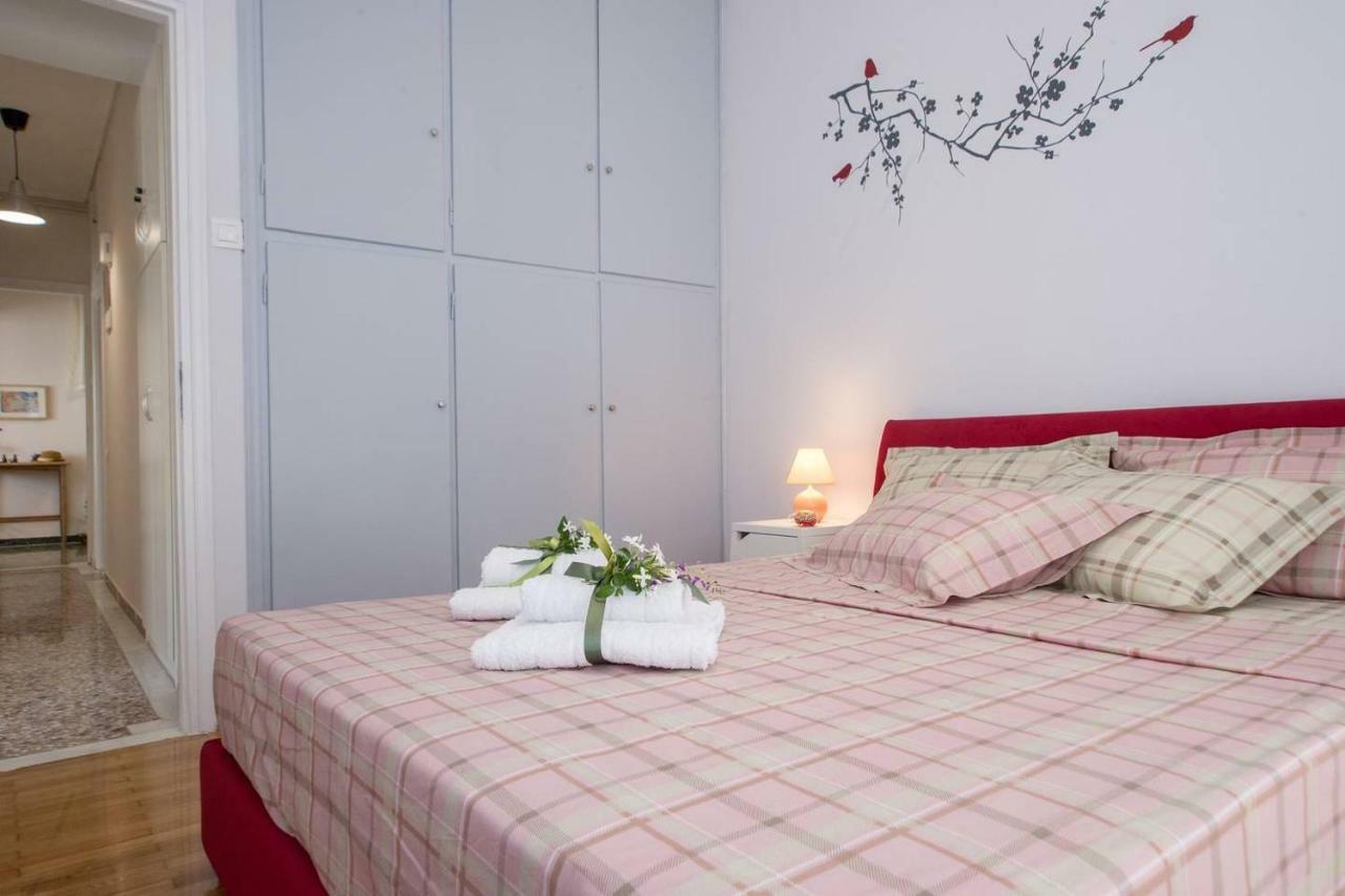 The Ideal Locale - A Sleek And Illuminated Space Kalamata Esterno foto